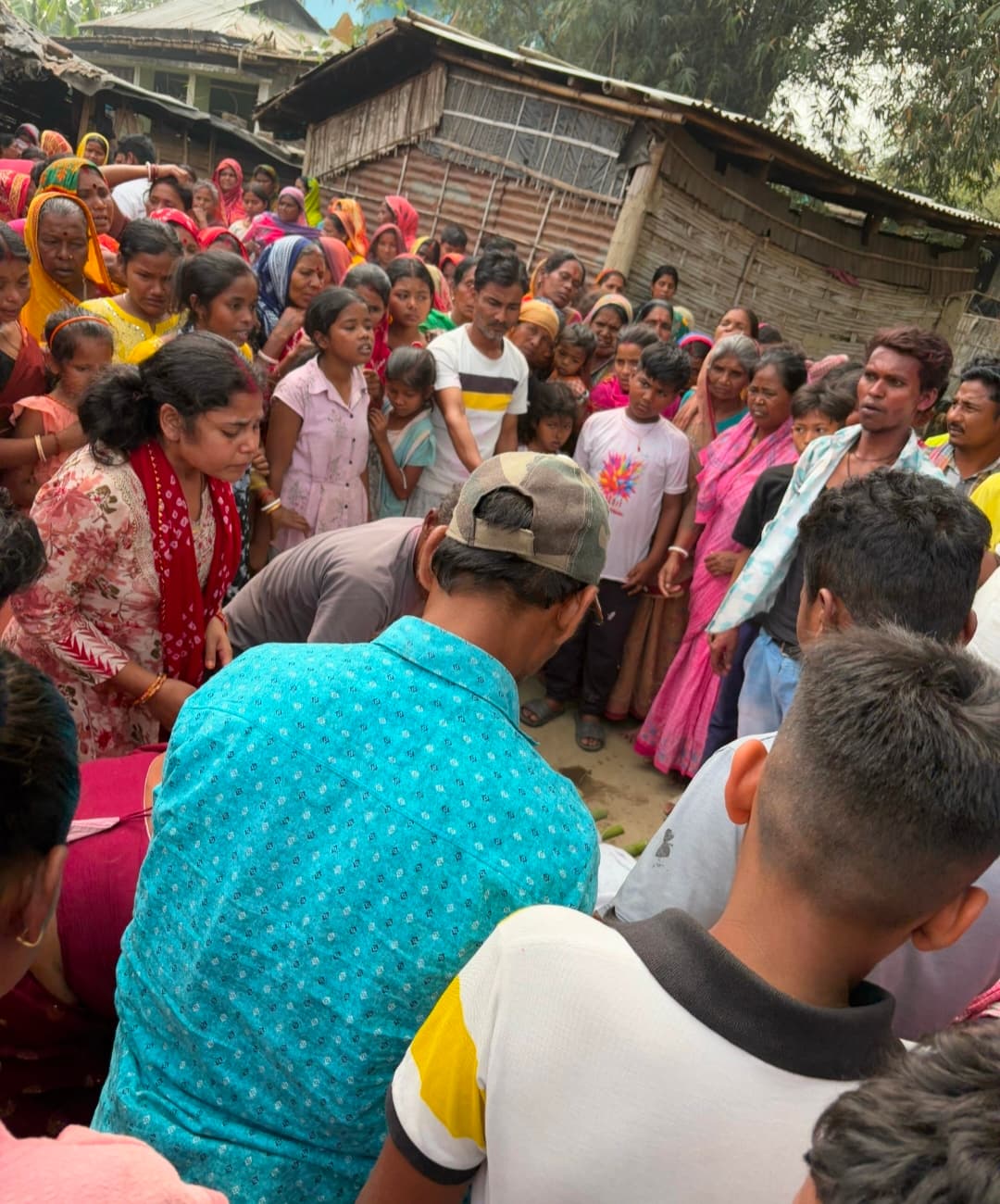 डिवाइडर से टकरायी बाइक, एक की मौत, दूसरा घायल