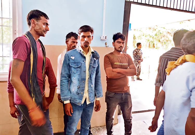 अज्ञात वाहन के धक्के से युवक की मौत
