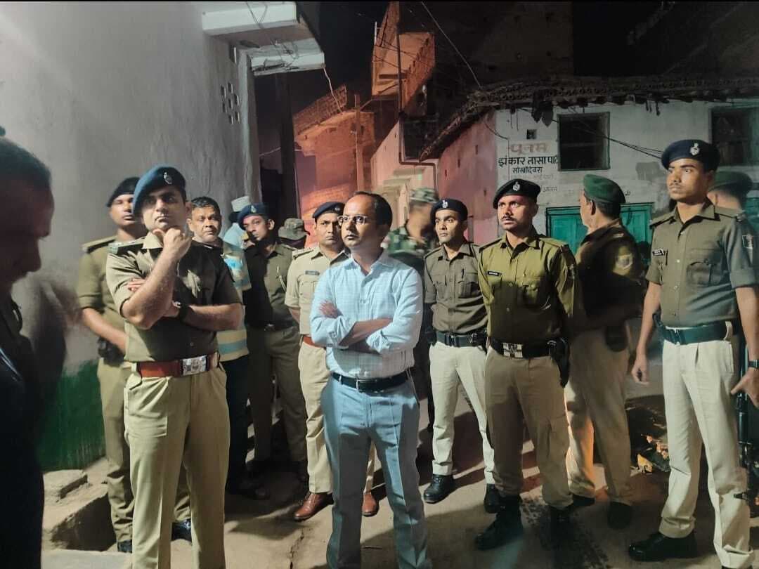 Nawada News : सोखोदेवरा गांव में दो पक्षों के बीच रोड़ेबाजी, पुलिसकर्मी जख्मी