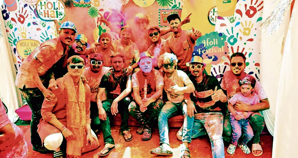 Ranchi News : जेसीआइ रांची के सदस्यों ने खेली हर्बल होली