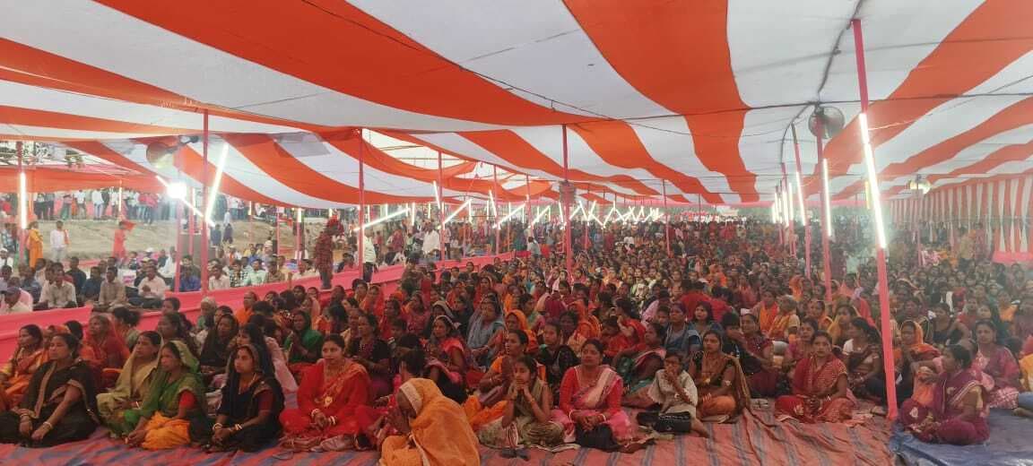 दो दिवसीय संतमत सतसंग का हुआ समापन, स्वामी ओमानंद जी महाराज ने कहा कि मानव जीवन है दुलर्भ इसे व्यर्थ न गवाएं