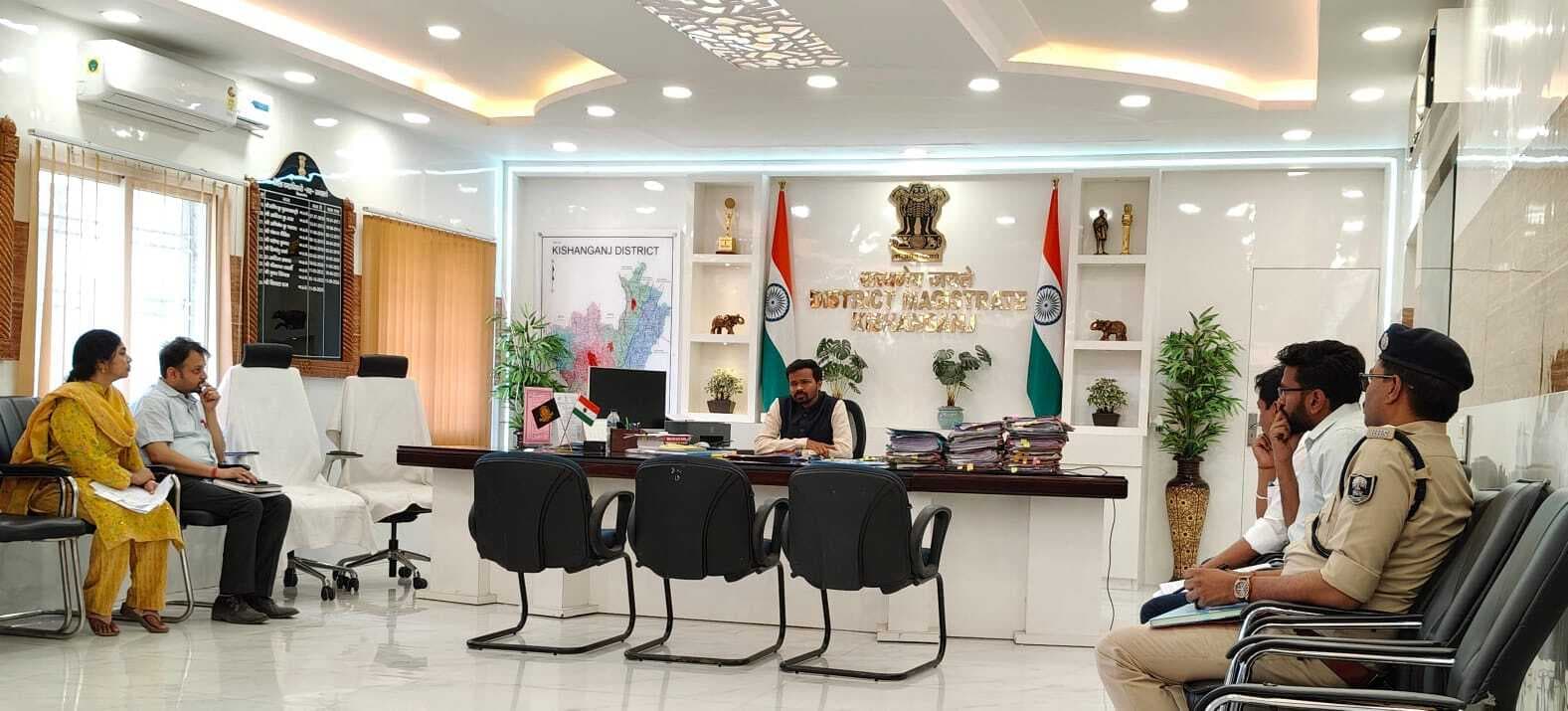 डीएम ने की आईसीडीएस के कार्यों की समीक्षा, ससमय टीएचआर के वितरण का दिया निर्देश