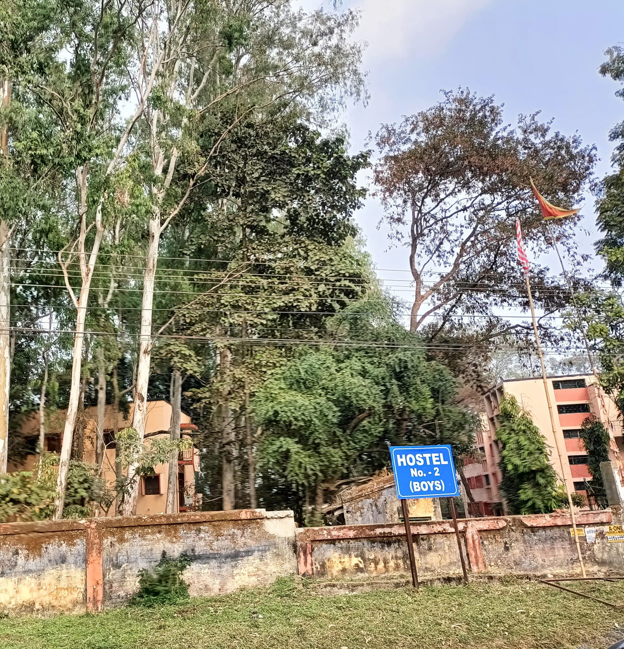 Ranchi News : ब्वॉयज हॉस्टल के बीच पीजी गर्ल्स हॉस्टल, सुरक्षा के इंतजाम नहीं