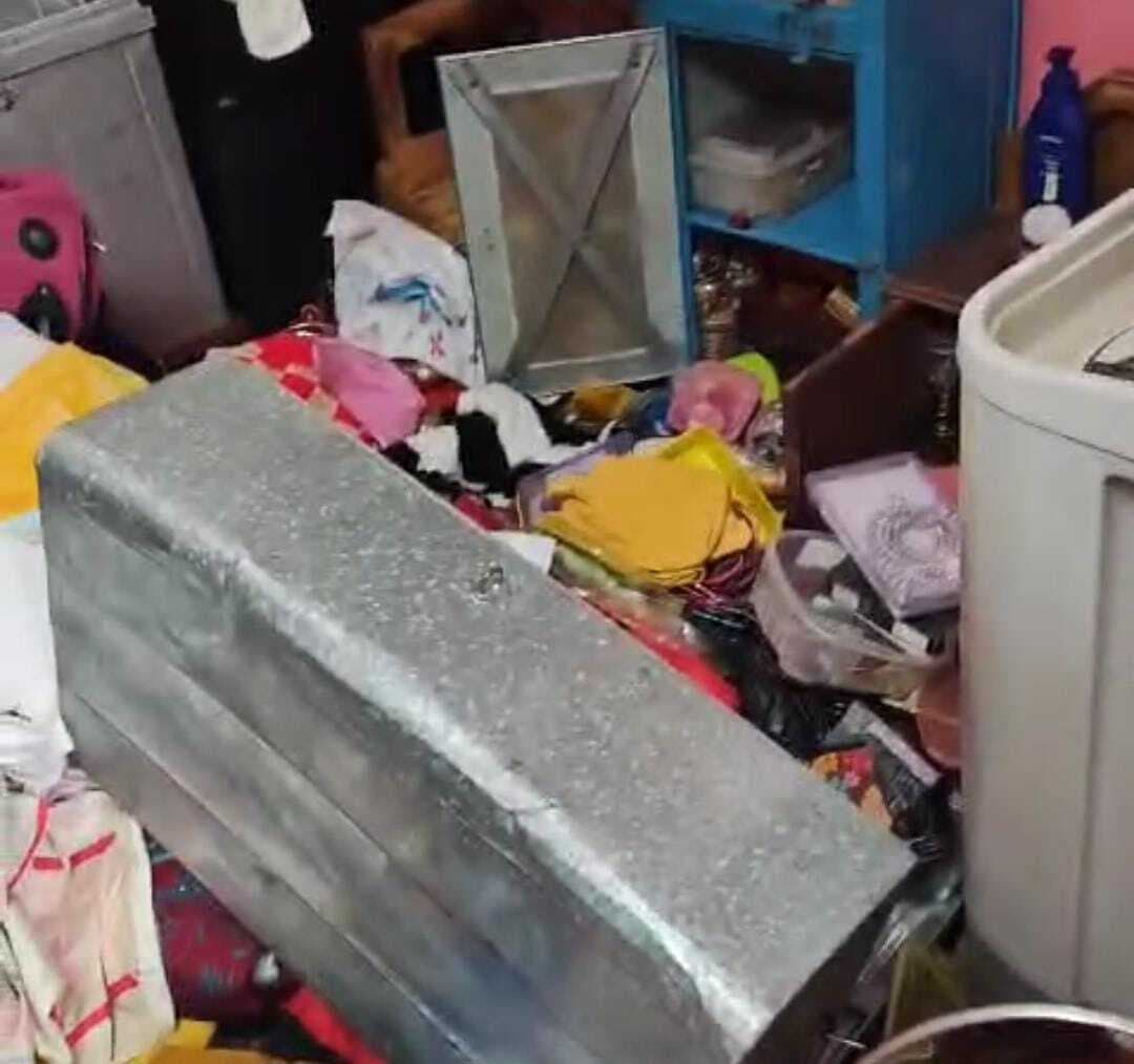 छह लाख रुपये नकद और जेवर समेत 10 लाख की संपत्ति चोरी