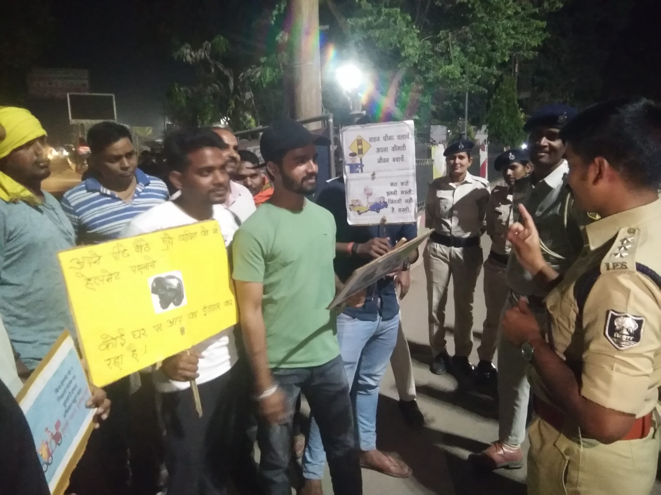 Sasaram News : हेलमेट पहनने को लेकर एएसपी ने चलाया जागरूकता अभियान