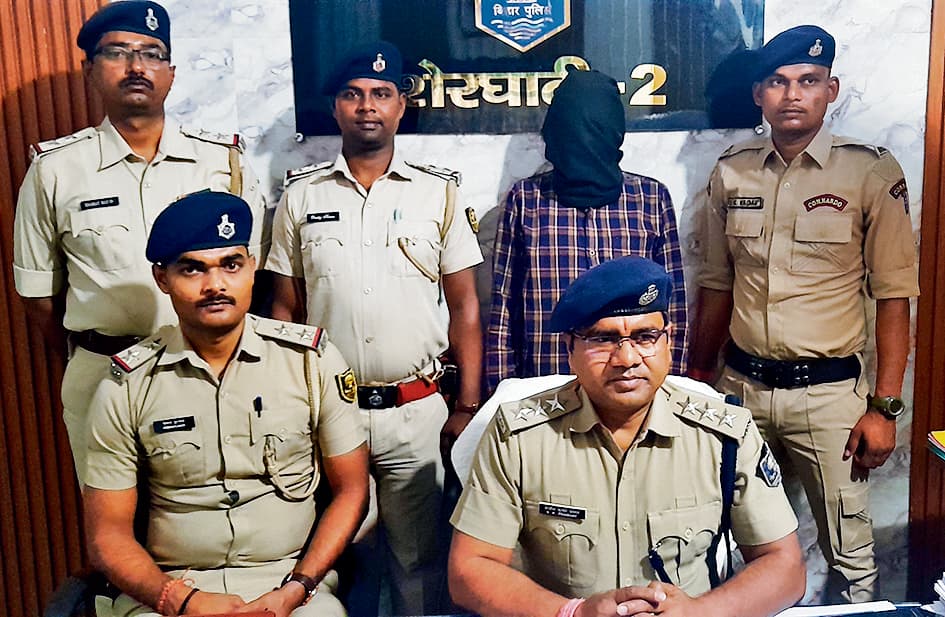 Gaya News : तीन बोरा डोडा के चूर्ण के साथ ट्रक चालक गिरफ्तार