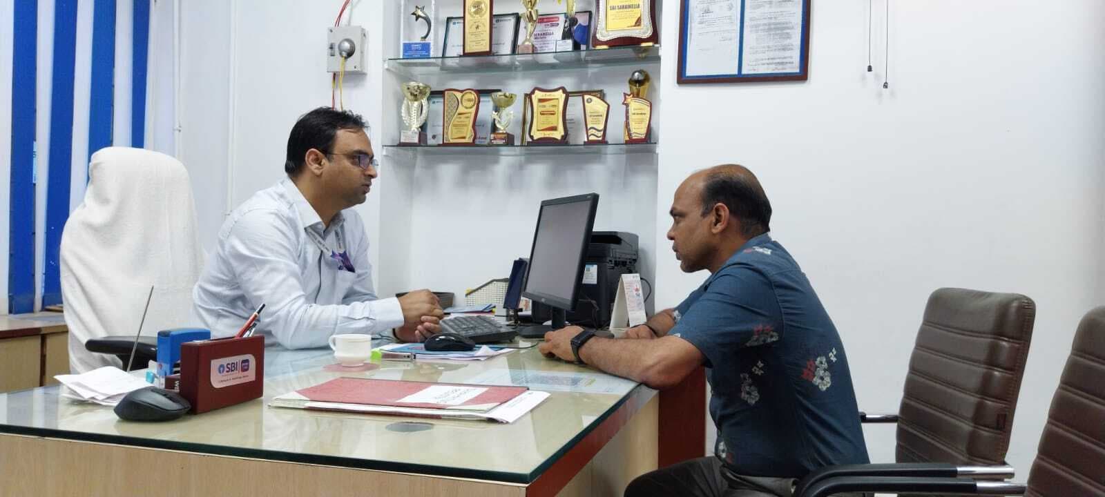 Saraikela News : बाजार में सिक्कों व छोटे नोटों की किल्लत, खुदरा व्यवसायी परेशान