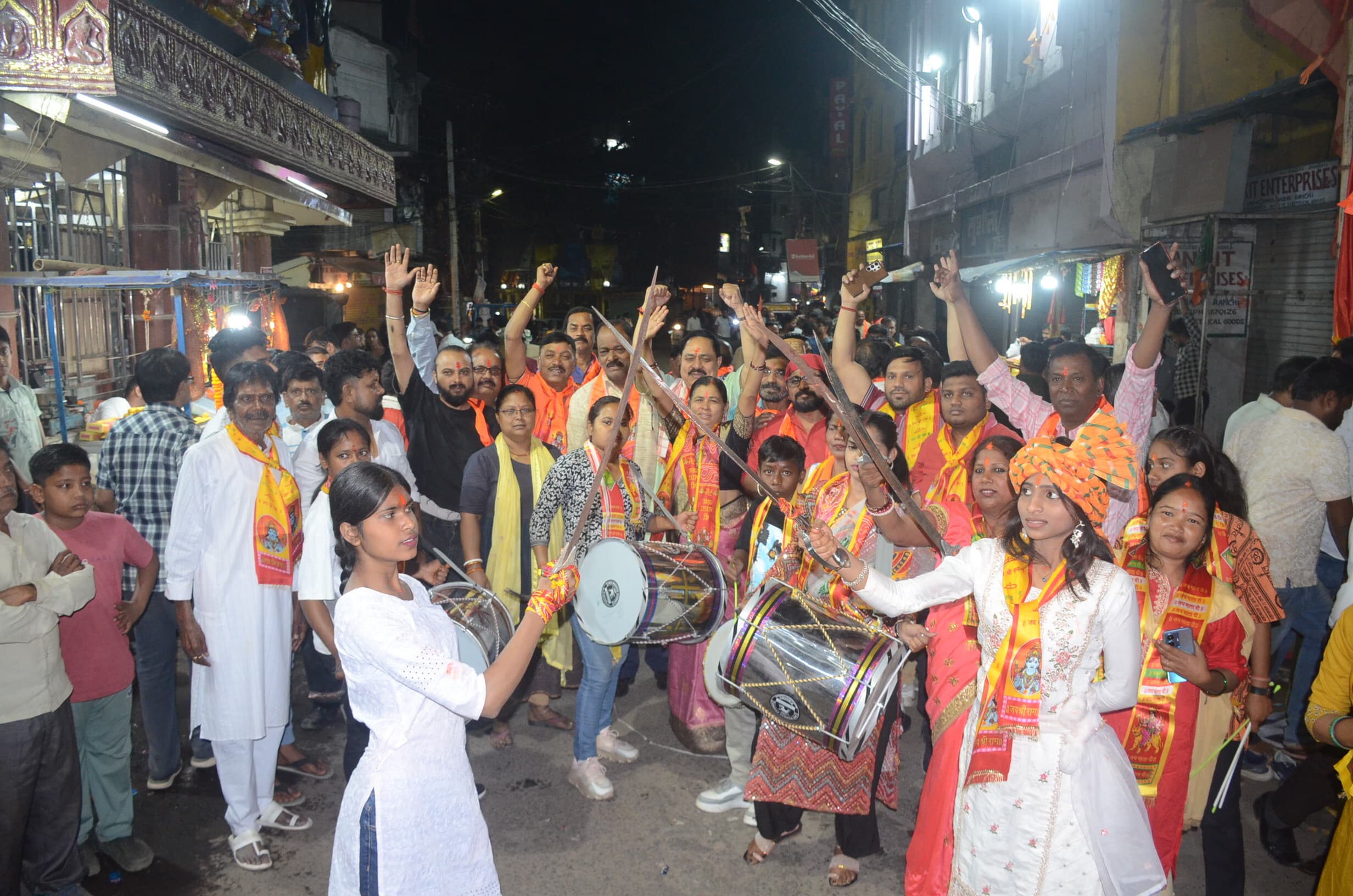 Ranchi News: गाजे-बाजे के साथ निकला पहला मंगलवारी जुलूस