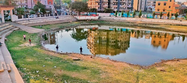 Ranchi News : गर्मी के दस्तक के साथ ही सूखने लगे जलाशय