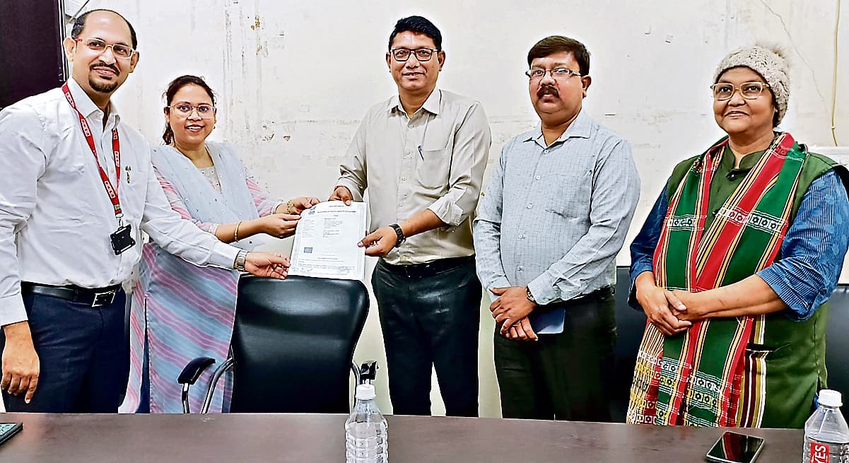 Ranchi News : परिधानों में भी दिखेगी सोहराई कला