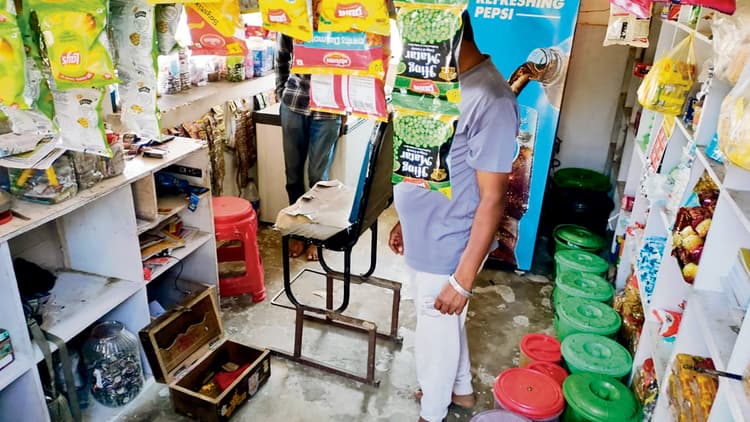 Gopalganj News : दुकान का ताला तोड़ हजारों की चोरी