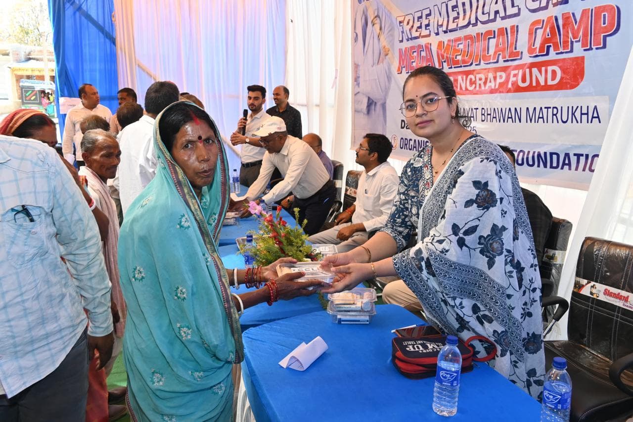 Giridih News :शिविर में 227 लोगों की हुई स्वास्थ्य जांच