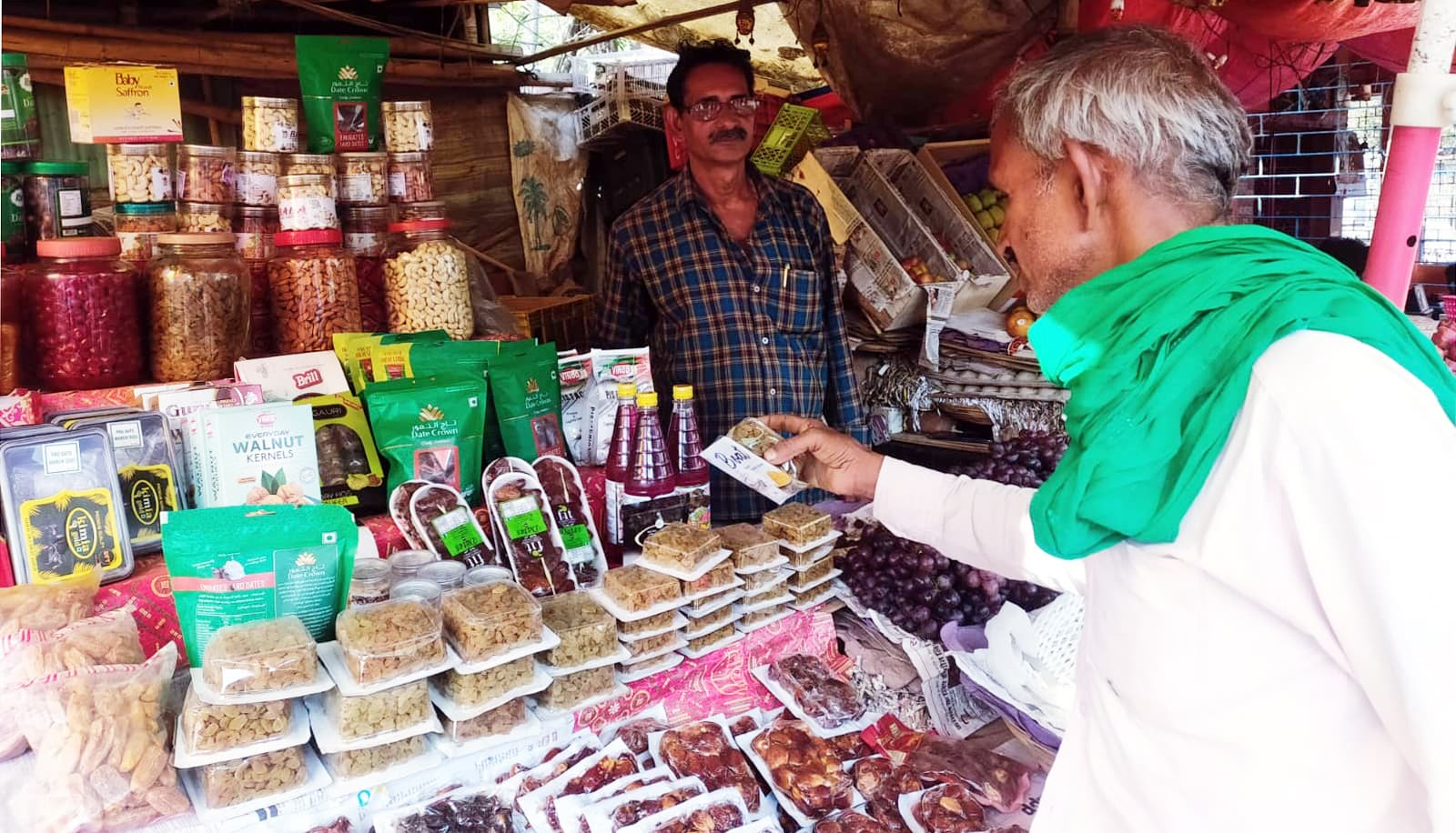 रमजान के बाजार में सेवइयों व खजूर की धूम, हैदराबादी सेवई पहली पसंद