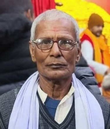 लूटकांड के अभियुक्त के घर हुई कुर्की