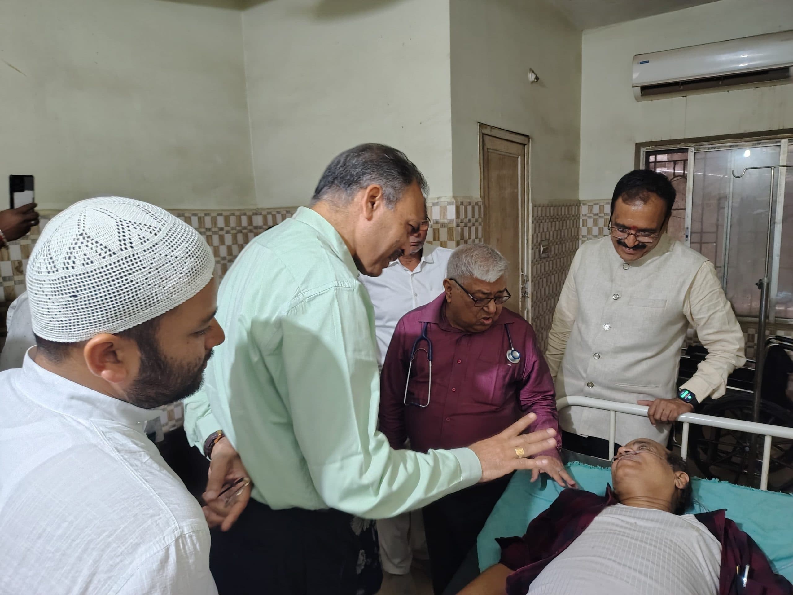 पूर्णिया विवि में छात्रों के हंगामे के दौरान परीक्षा नियंत्रक हुए बेहोश