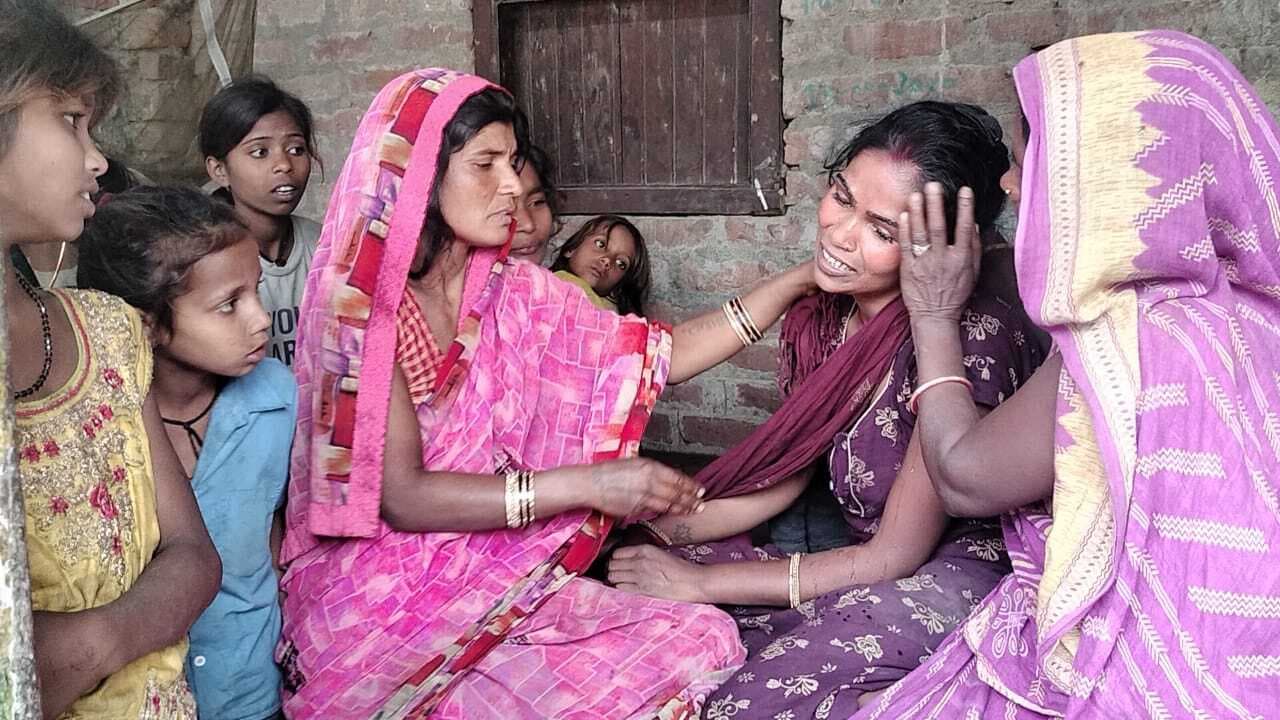 पिकअप ने विद्यालय जा रही दो बच्चियों को रौंदा, एक की मौत, दूसरी गंभीर रूप से जख्मी