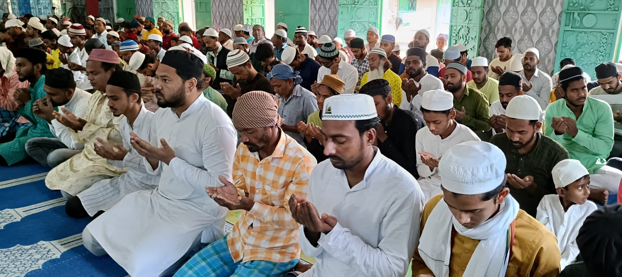 मस्जिदों में अदा की गयी रमजान के तीसरे जुमे की नमाज