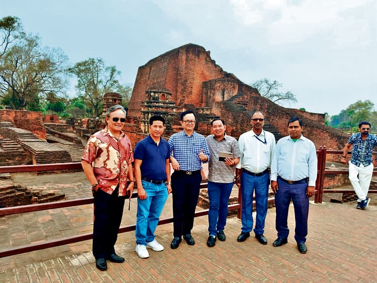 वियतनामी प्रतिनिधि मंडल ने किया नालंदा का भ्रमण