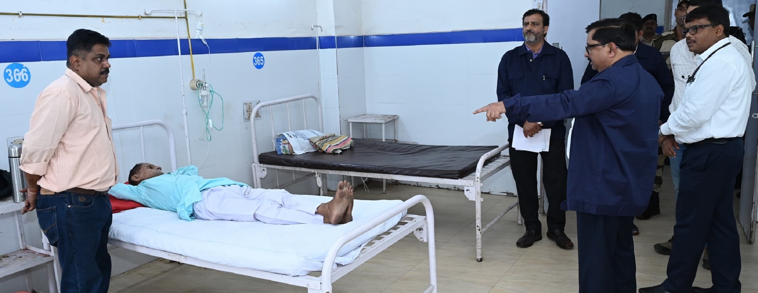 Bokaro News : बोकारो जनरल अस्पताल की सेवाओं को बेहतर व कमियों को करें दूर : बीके तिवारी