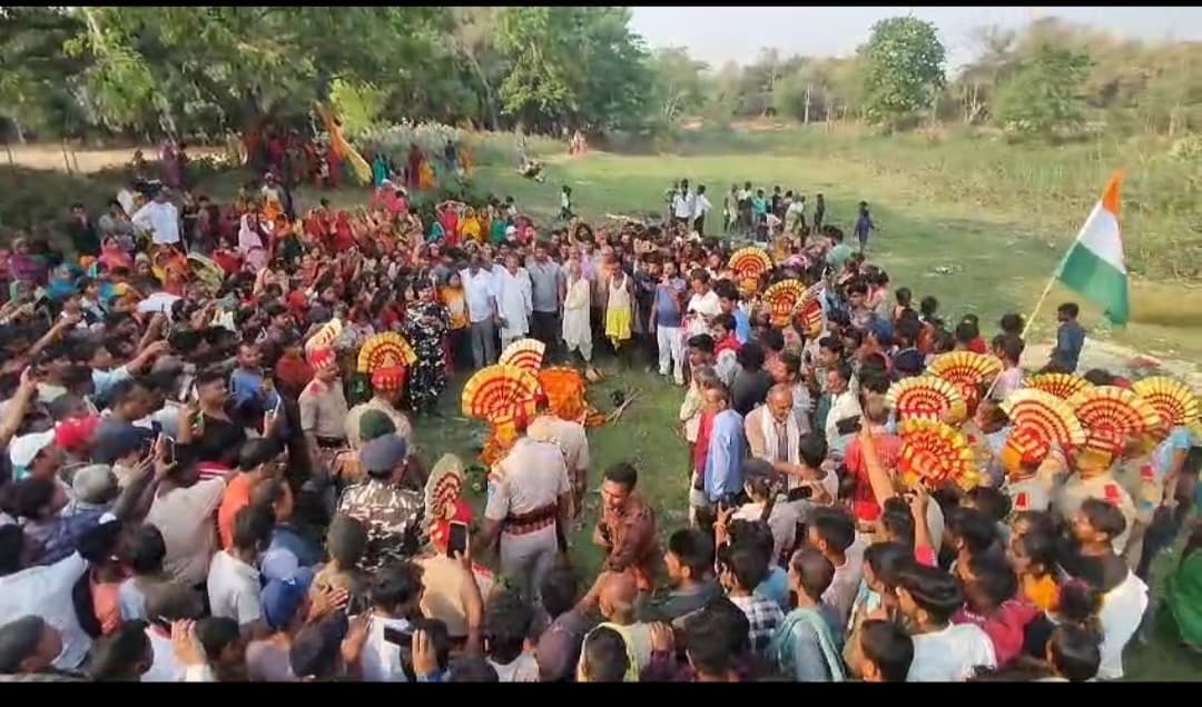 Madhubani News : असम राइफल्स के जवान का आकस्मिक निधन, सम्मान के साथ हुआ अंतिम संस्कार