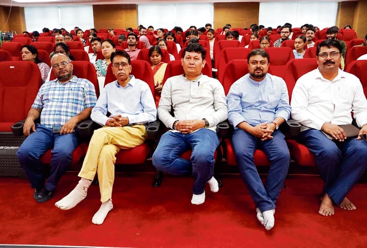 Gaya News : पर्यावरण संरक्षण के लिए भारतीय प्रथाओं को अपनाना आवश्यक : कुलपति