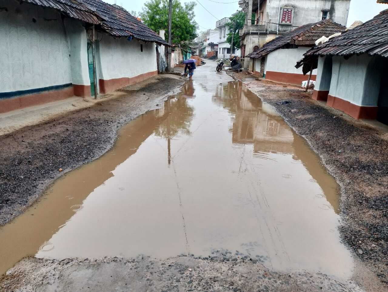 मौसम के करवट बदलने पर सूर्य की तपिश से लोगों को मिली राहत