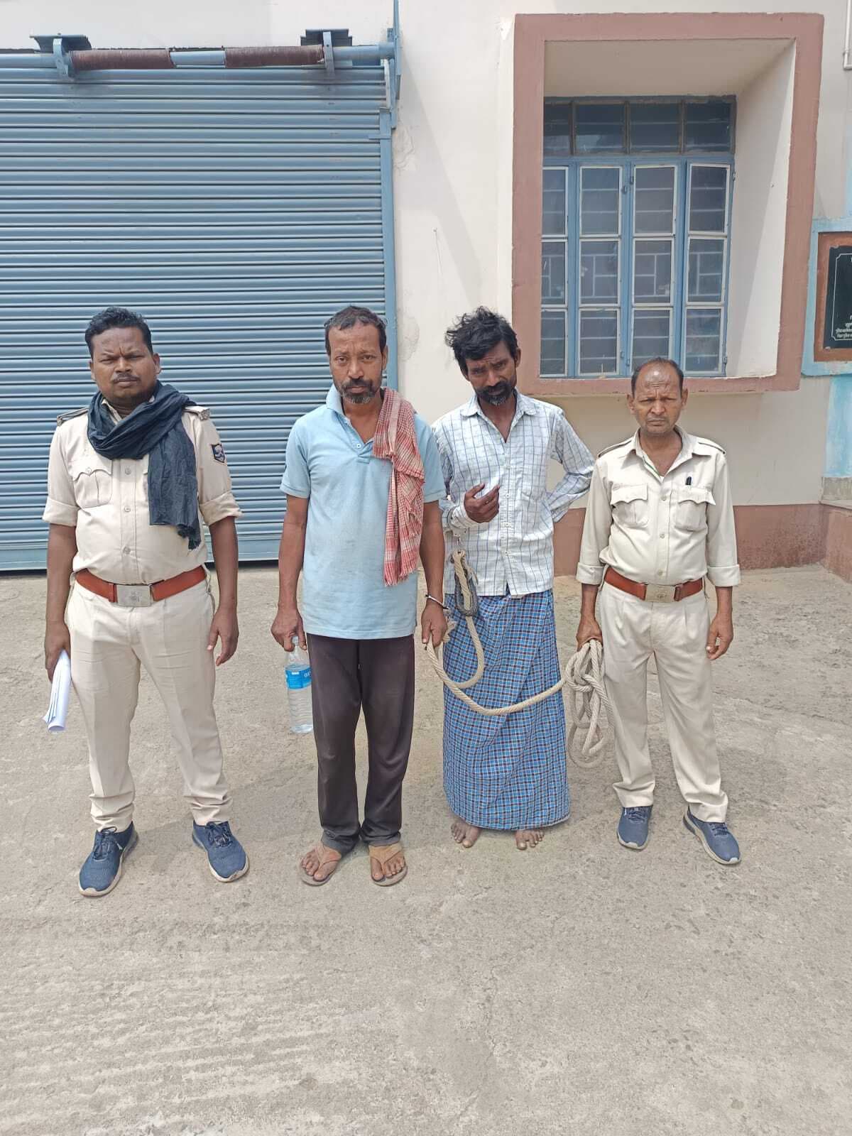 विभिन्न मामलों के चार वारंटी भेजे गये जेल