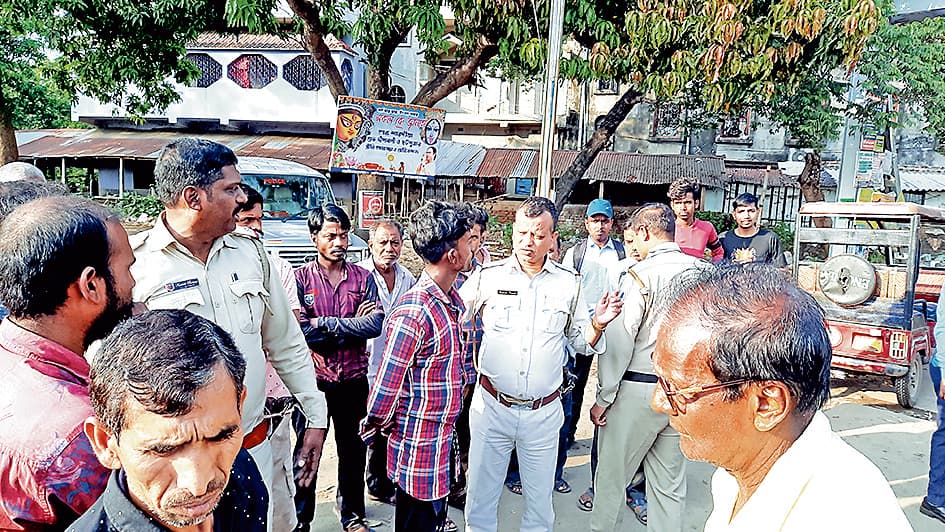 पानागढ़ में डाउन हूल एक्सप्रेस से गिर कर यात्री की मौत