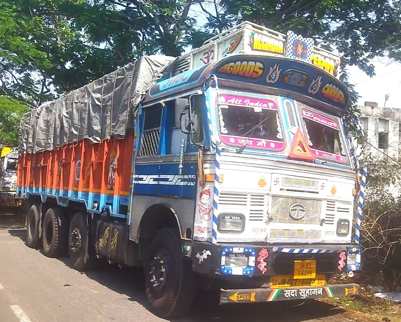 Bokaro News : अवैध कोयला लदा ट्रक व ट्रैक्टर जब्त, दोनों चालक गिरफ्तार