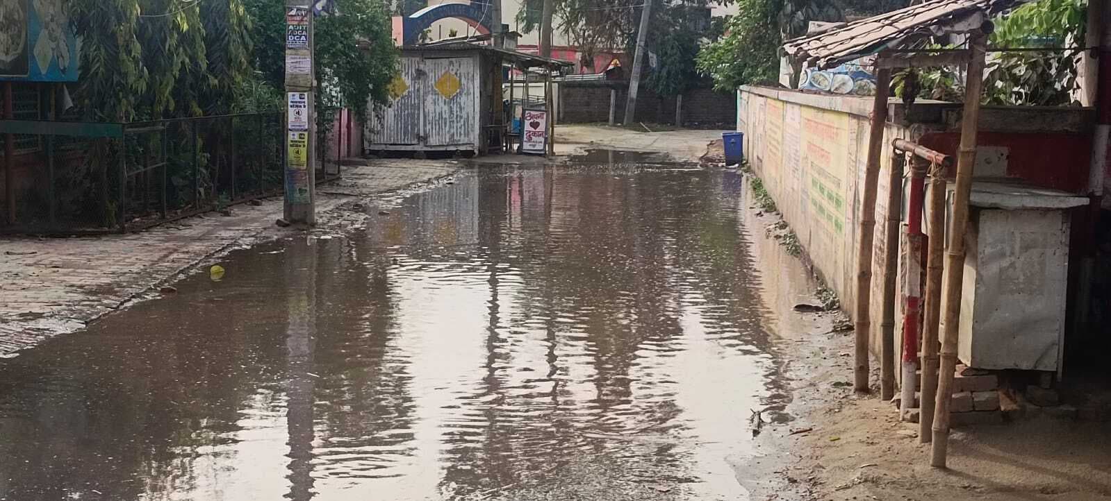 तेज तूफान और बारिश से बढ़ी परेशानी, जगह-जगह हुआ जलभराव