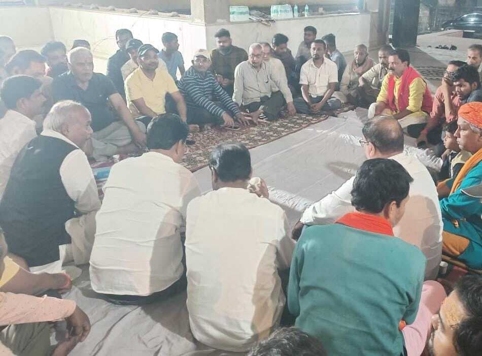 कथा वाचक प्रदीप मिश्रा के आगमन को लेकर हुई बैठक