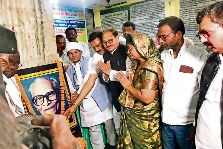 Sasaram news. 52 की जगह 27% आरक्षण दिया, वह भी खत्म करने की साजिश : कुशवाहा