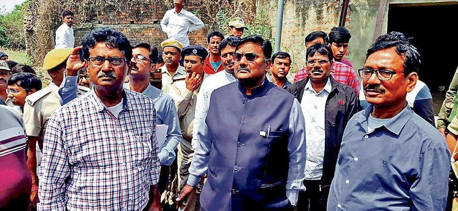 अंडाल: इसीएल सीएमडी ने हरीशपुर गांव का किया दौरा, पुनर्वास पर दिया जोर