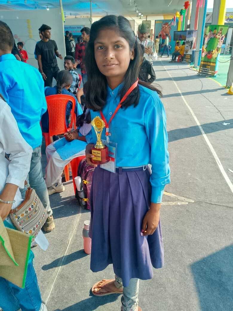 Madhubani News : राज्य स्तरीय क्विज में राधेश्वरी ने तीसरा स्थान हासिल कर बढ़ाया मान
