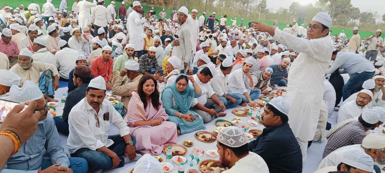 सामाजिक एकता व सद्भाव के लिए दावत-ए- इफ्तार जरूरी : शालिनी मिश्रा