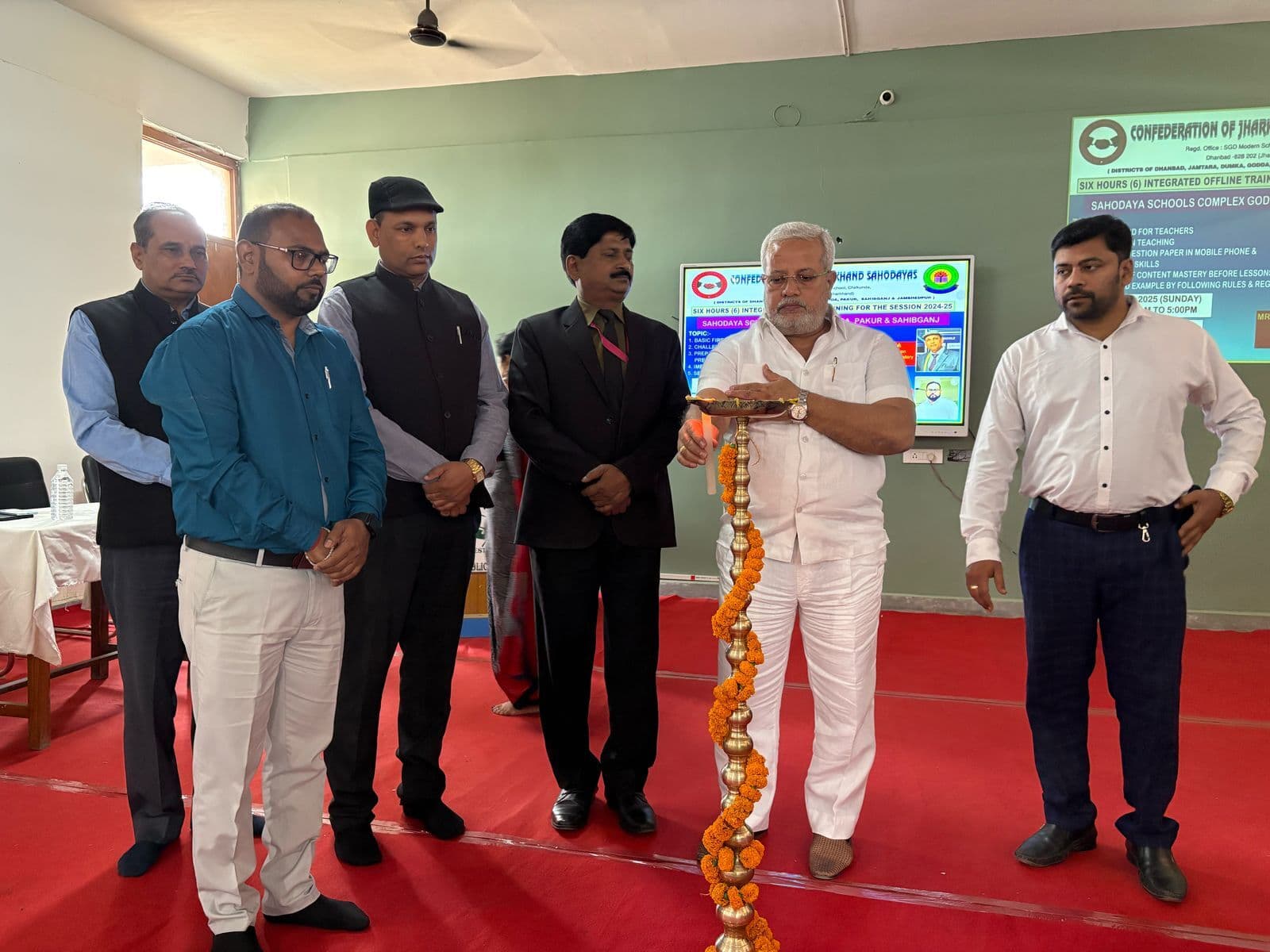 शिक्षण विधि व नवीनतम तकनीकों से अवगत हुए शिक्षक