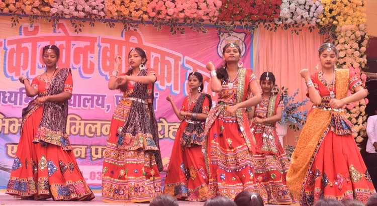 उर्सलाइन कॉन्वेंट बालिका उमावि में अभिभावक मिलन समारोह