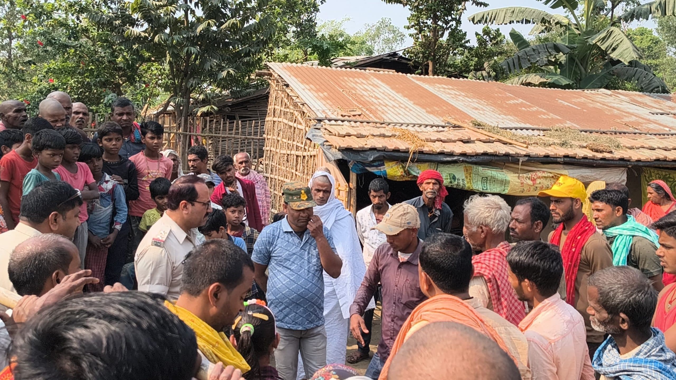 खेत में पानी बहाने से मना करने पर भतीजा ने चाचा को पीट-पीटकर मार डाला