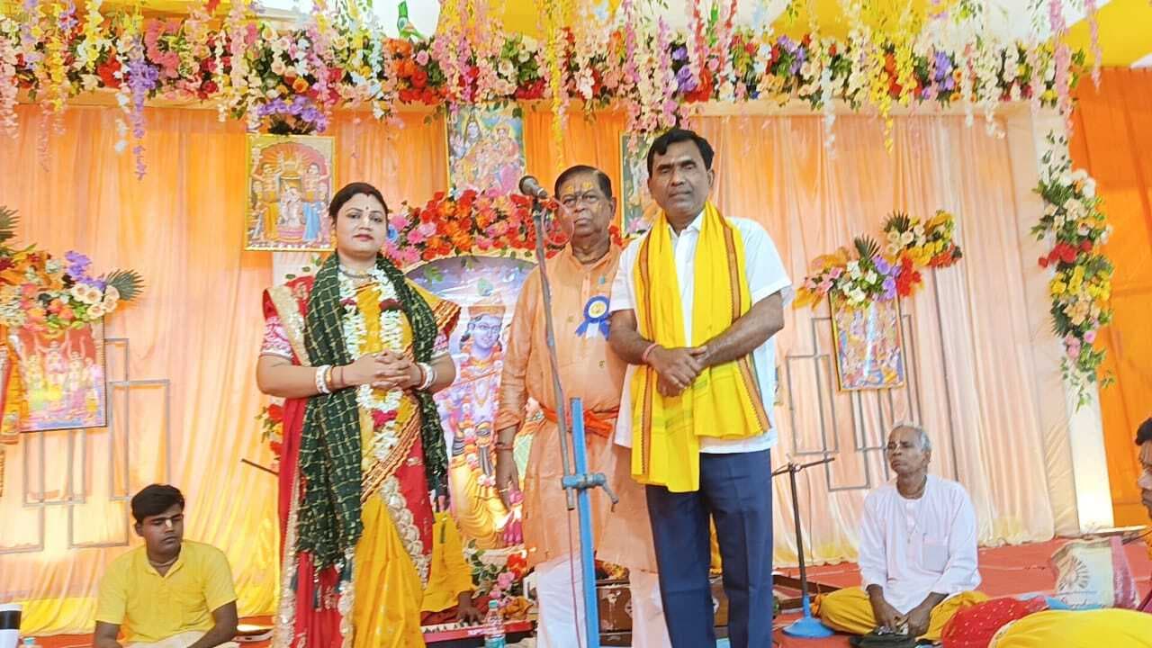 24 प्रहर हरिनाम संकीर्तन सुन भव विभोर हुए श्रद्धालु