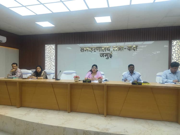 लक्ष्य मिलते ही गेहूं की खरीद शुरू करें : डीएम