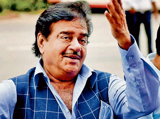 शत्रुघ्न सिन्हा की पहल से गैर बांग्ला माध्यम विद्यार्थियों में फिर जगी उम्मीद