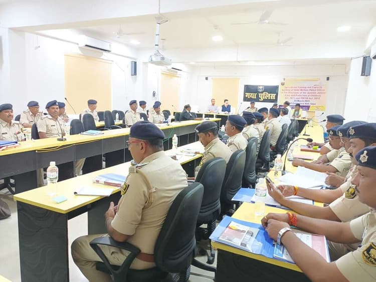 Gaya News: सार्वजनिक जगहों पर अकेले घूम रहे बच्चे की बाल तस्करी की संभावना अधिक