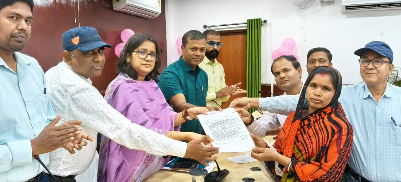 जिले के 2051 आवास लाभुकों को प्रथम किस्त की राशि हस्तांतरित