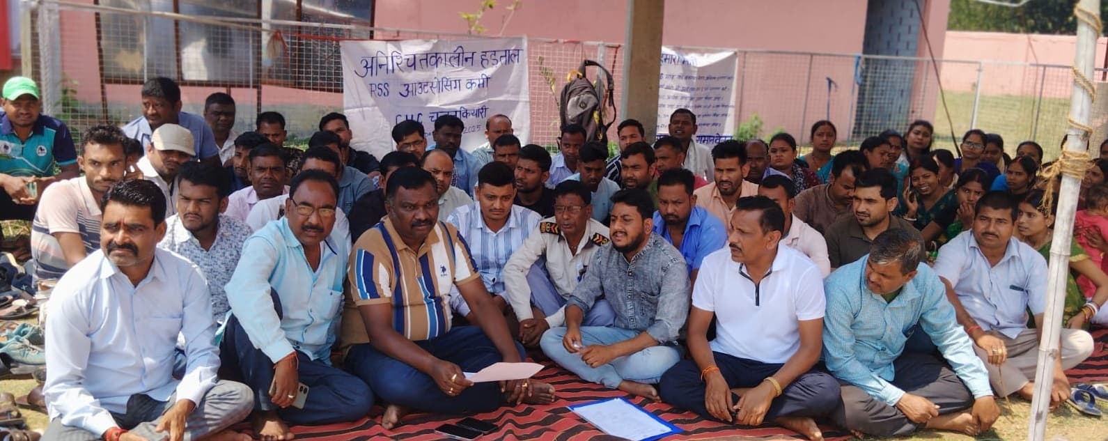 Bokaro News : हड़ताली कर्मियों की सुध ले विभाग व विधायक : अमर बाउरी