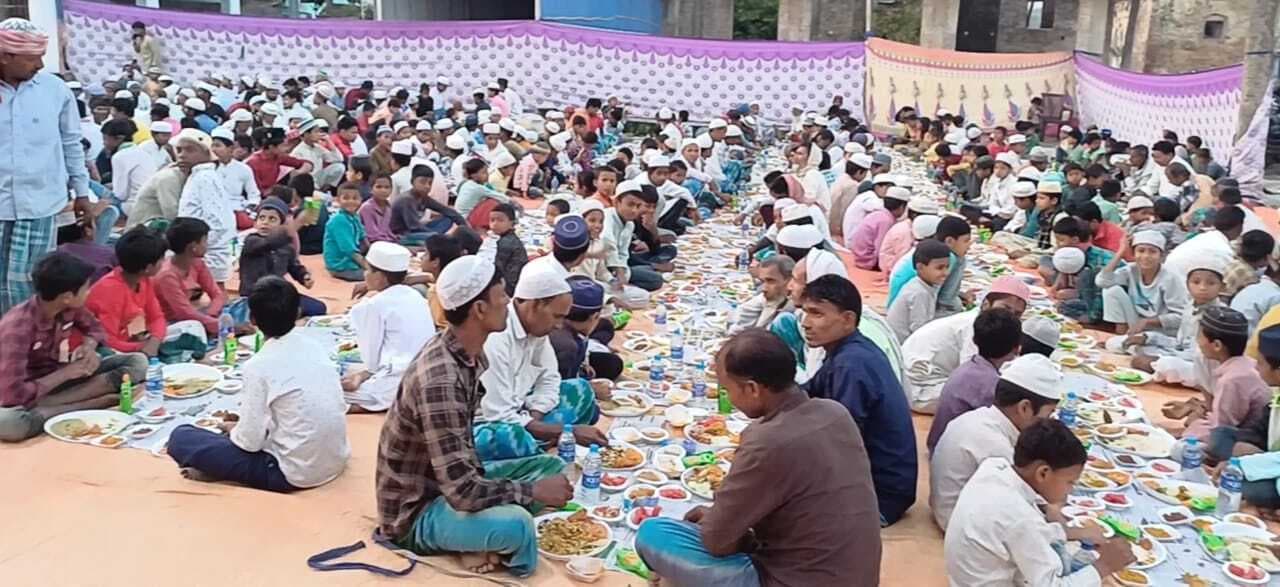 कमलदाहा में दावते इफ्तार का हुआ आयोजन