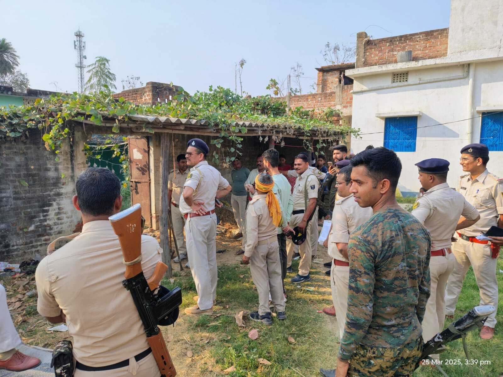 छात्र हत्या कांड के दो आरोपी के घर की संपति पुलिस ने किया कुर्क