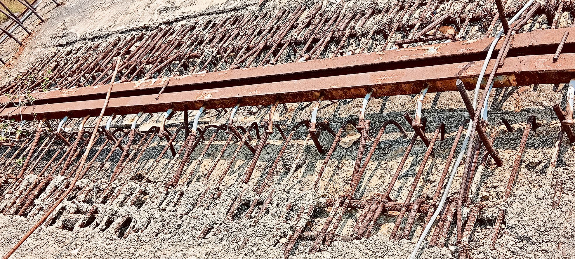 Bokaro News : डीवीसी ओवरब्रिज के कोल रोड का निर्माण कार्य शुरू