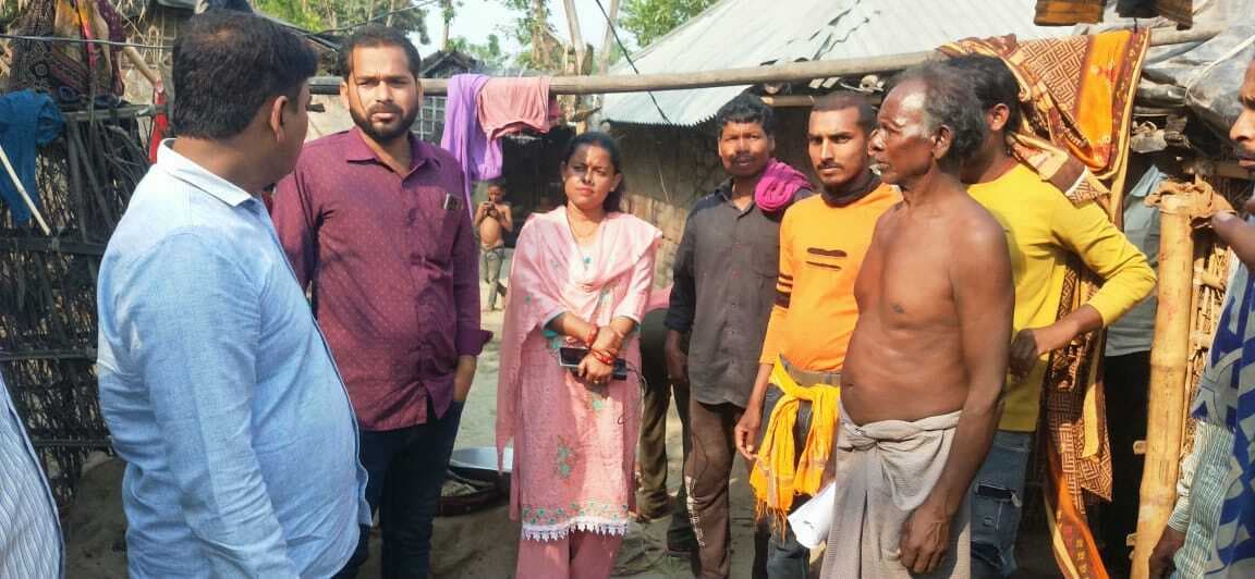 बीडीओ ने लाभुकों से बातचीत कर लिया जायजा