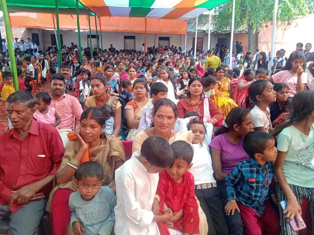 एंबिशन पब्लिक स्कूल का स्थापना दिवस मनाया गया