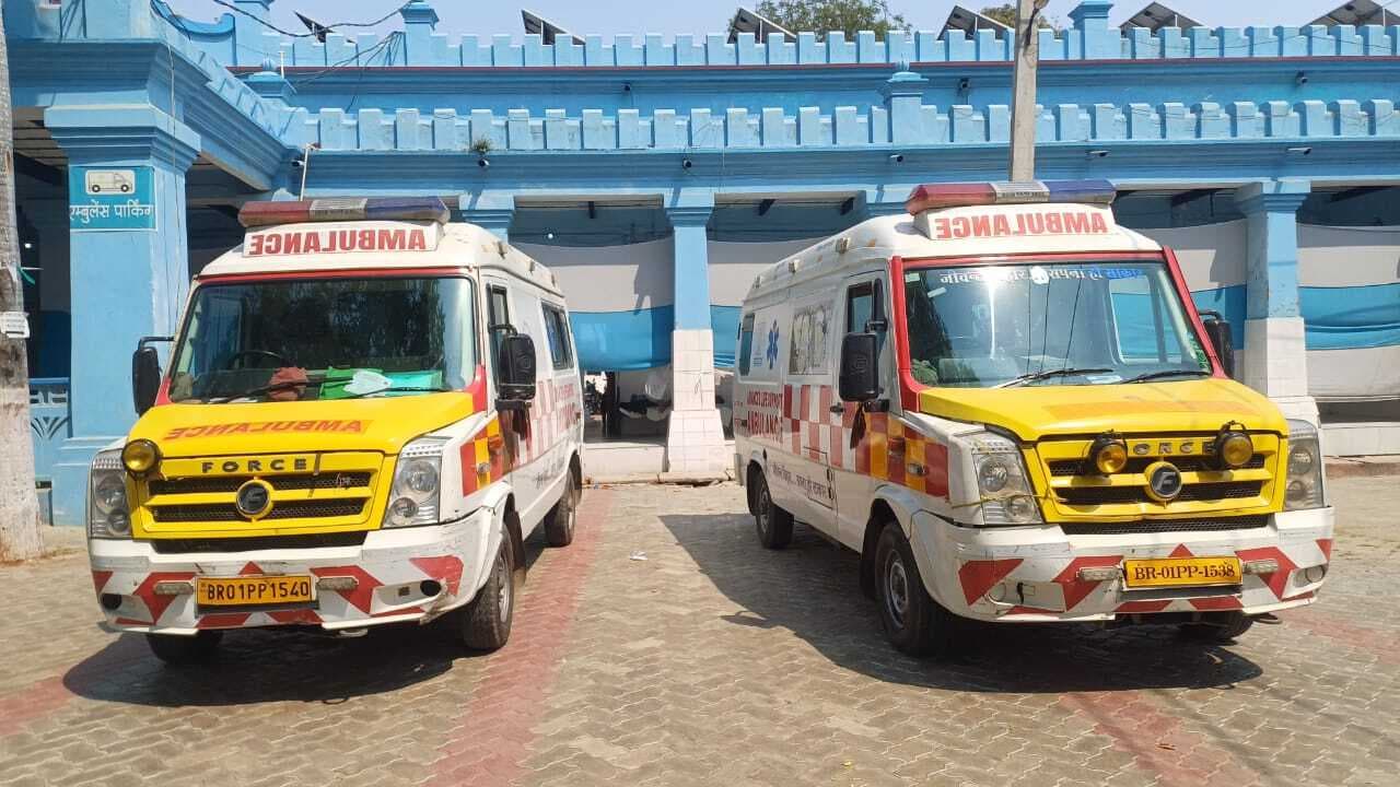 सदर अस्पताल में एंबुलेंस का नहीं चलता एसी, प्राइवेट एंबुलेंस पर मरीजों का बढ़ रहा भरोसा